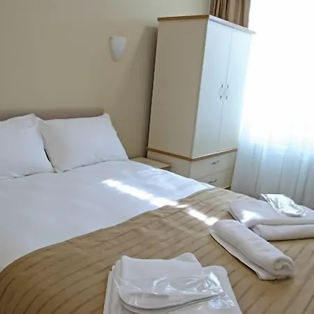 ザ マリスト カディコイ ホテル 2*