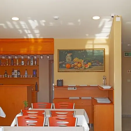 ホテル ザ マリスト カディコイ 2*