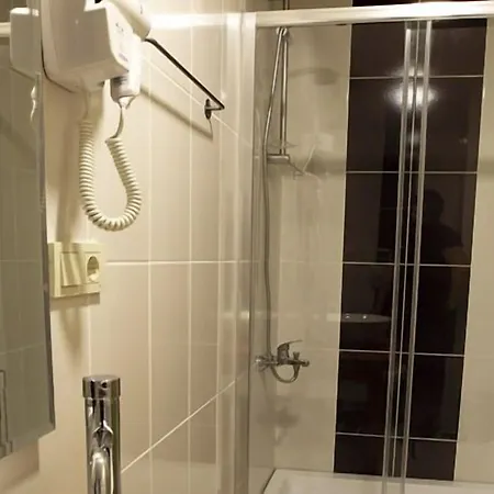 ザ マリスト カディコイ ホテル 2*